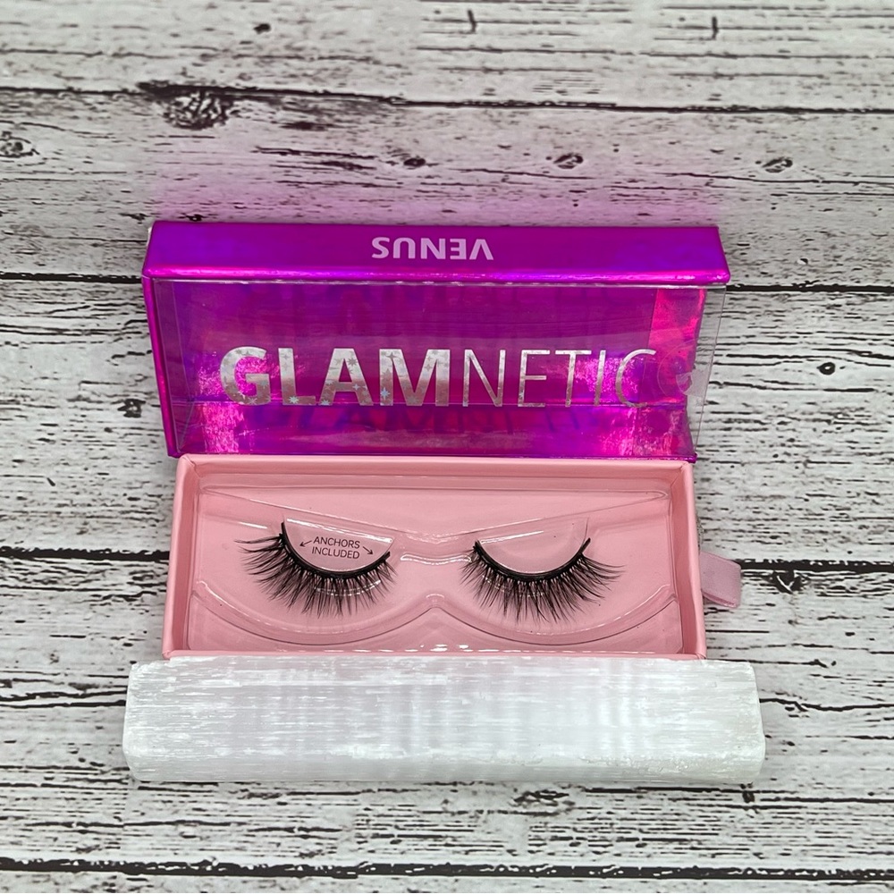 NWT Glamnetic Venus Lashes